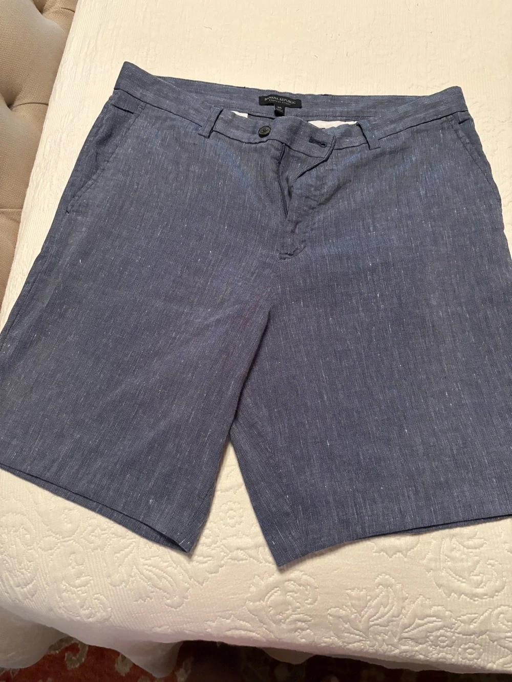 Banana Republic Men Emerson linen shorts, Sz 36, 9 inches,new no tag